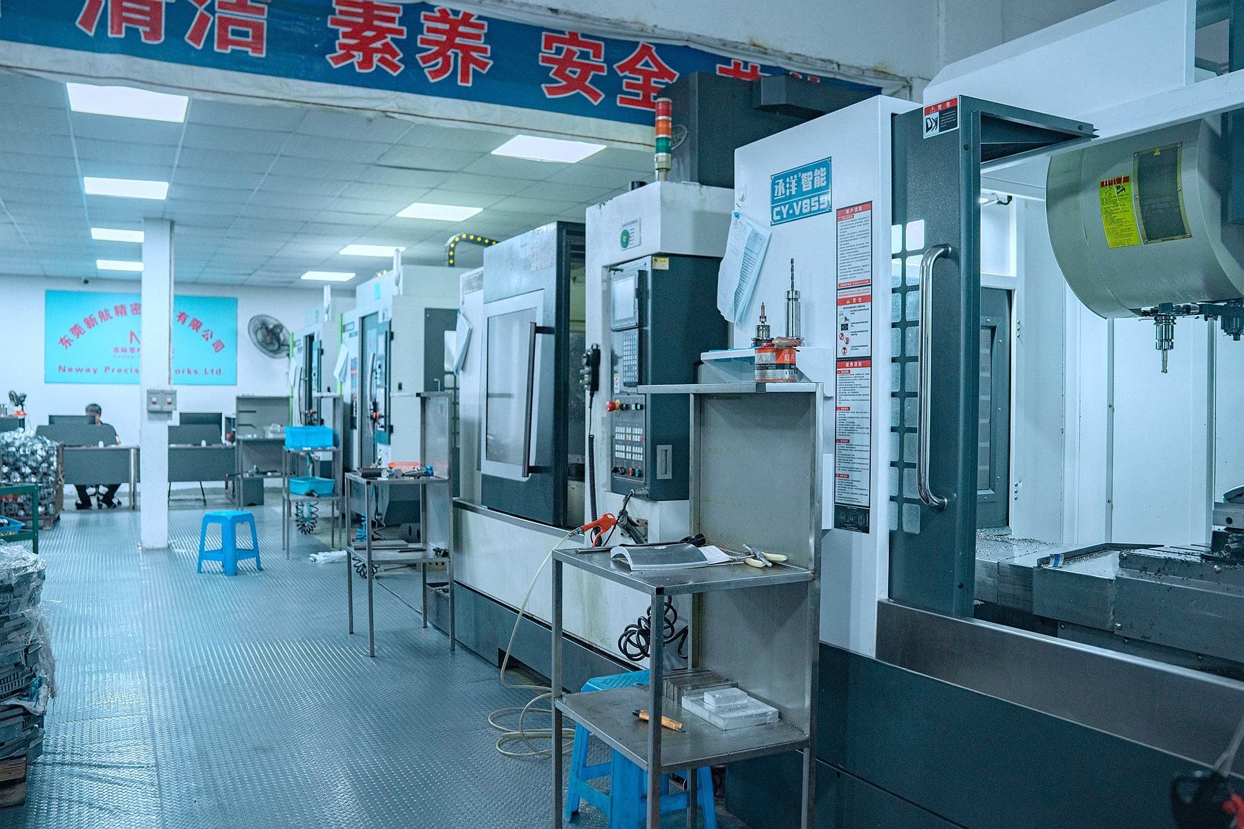 Heavy Cutting CNC Machining Workshop